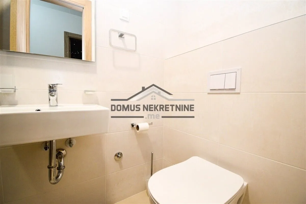 Izdavanje, dvosoban stan, 70m², Master Kvart, Podgorica