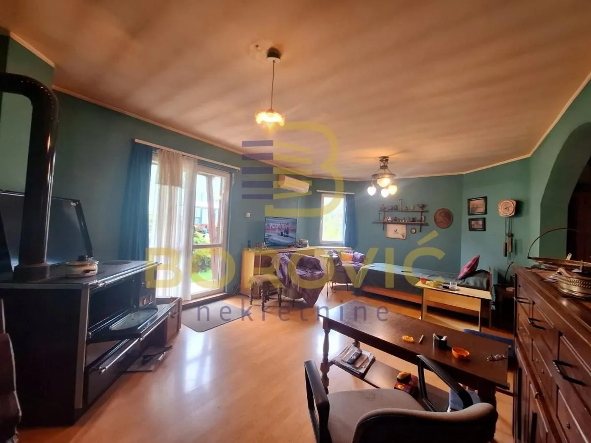 Sale, house, 259m², Voždovac Sve Podlokacije, Beograd
