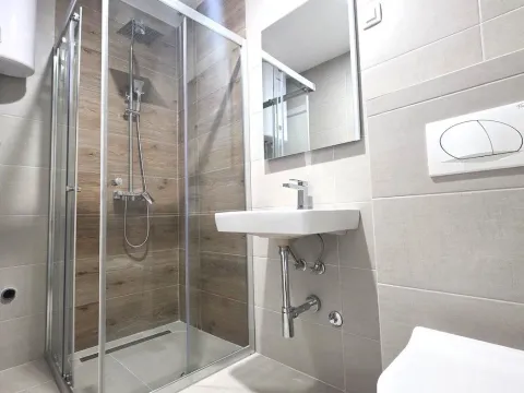 Prodaja, stan, 45m², Pobrežje, Podgorica - image 5