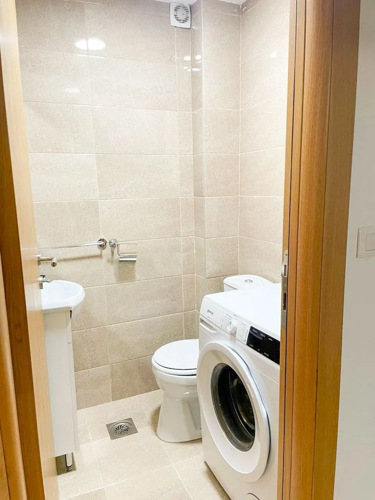 Izdavanje, dvosoban stan, 87m², Malo Brdo, Podgorica