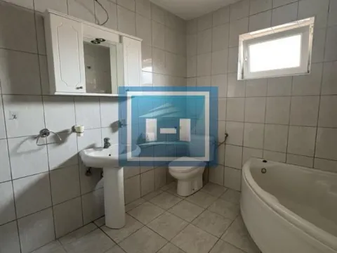 Izdavanje, dvosoban stan, 70m², Centar, Ćuprija - image 6