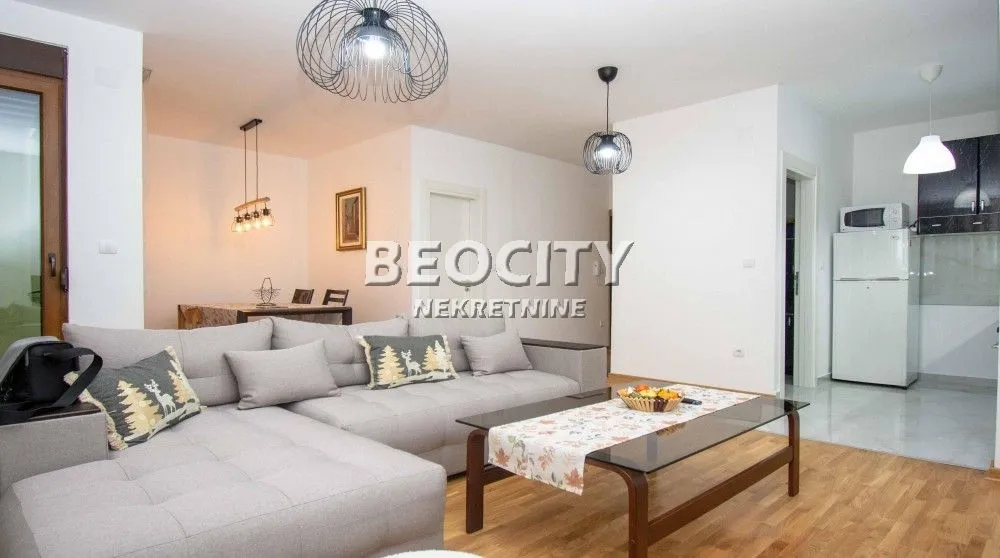 Izdavanje, trosoban stan, 74m², Kluz, Zvezdara Sve Podlokacije