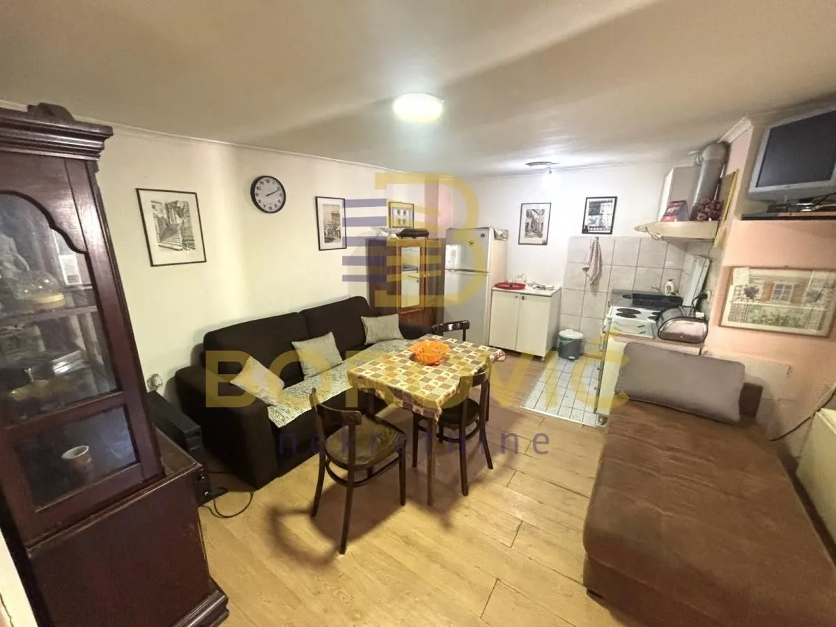 Rent, three bedroom apartment, 54m², Karaburma, Palilula Sve Podlokacije