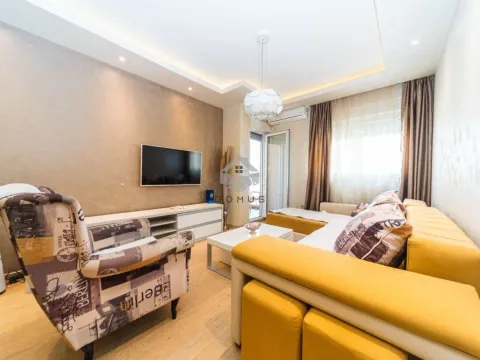 Prodaja, dvosoban stan, 67m², City Kvart, Podgorica - image 2