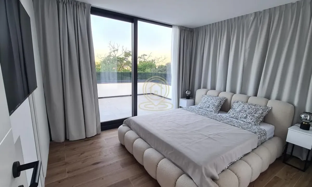 Rent, three bedroom apartment, 200m², Savski Venac, Beograd