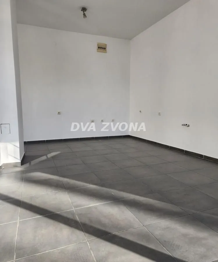 Rent, office space, 58m², Rotkvarija, Novi Sad Sve Podlokacije