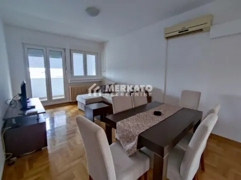 Izdavanje, trosoban stan, 63m², Centar, Zrenjanin - image 5