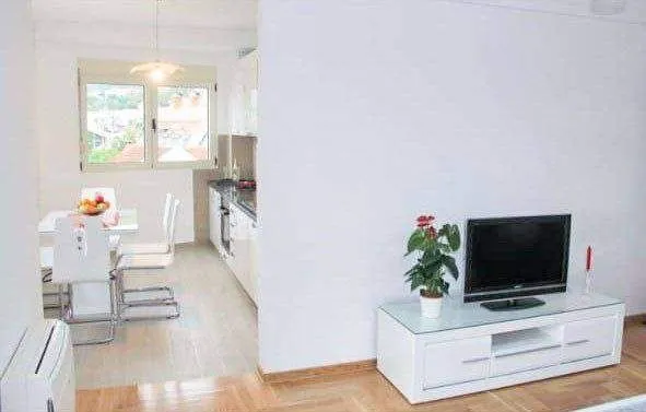 Prodaja, trosoban stan, 99m², Tivat, Crna Gora