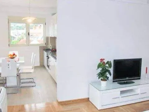 Sale, three bedroom apartment, 99m², Tivat, Crna Gora - image 4