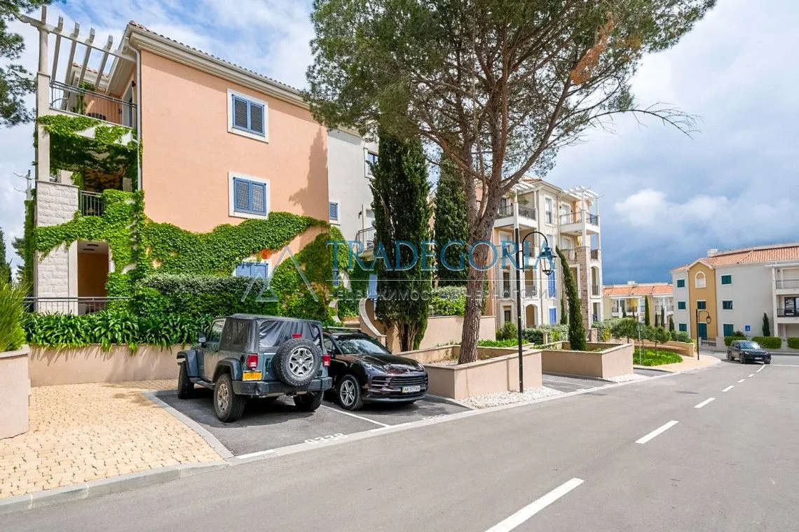 Prodaja, jednosoban stan, 70m², Luštica, Herceg Novi