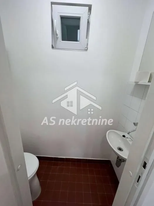 Izdavanje, trosoban stan, 70m², Novi Beograd Blok 23, Novi Beograd Sve Podlokacije