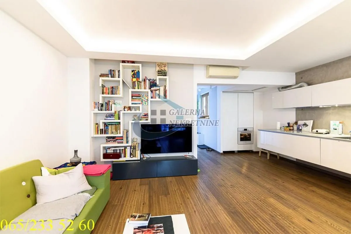 Sale, four bedroom apartment, 115m², Kalenić Pijaca, Vračar Sve Podlokacije