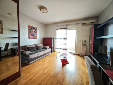 Izdavanje, garsonjera, 31m2, City Kvart, Podgorica Izdavanje, garsonjera, 31m2, City Kvart, Podgorica