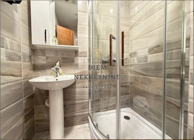 Rent, office space, 56m², City Kvart, Podgorica