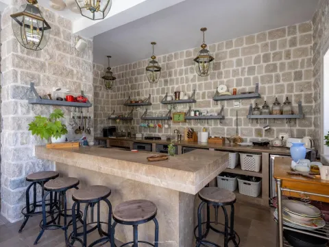 Rent, house, 587m², Dobrota, Kotor - image 25
