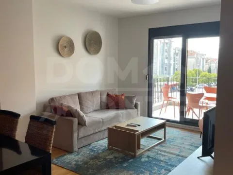 Rent, two bedroom apartment, 70m², Tivat, Crna Gora - image 2