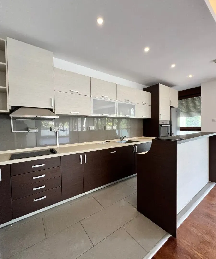 Rent, four bedroom apartment, 228m², Preko Morače, Podgorica