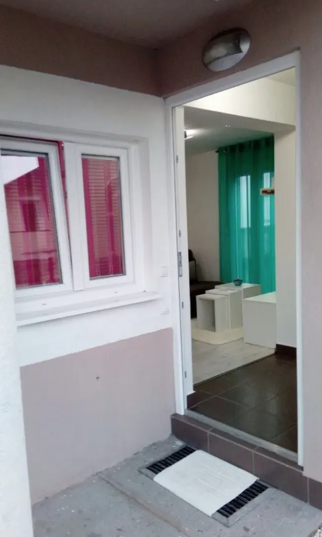 Izdavanje, jednosoban stan, 32m², Gruda, Cetinje