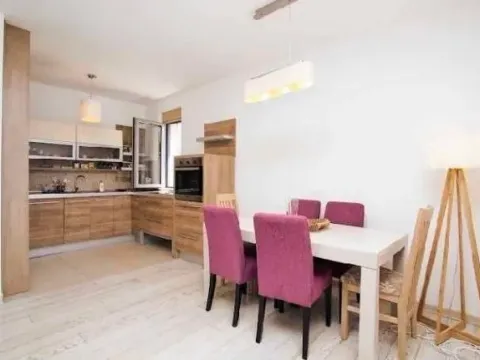 Izdavanje, dvosoban stan, 60m², Donja Lastva, Tivat - image 4