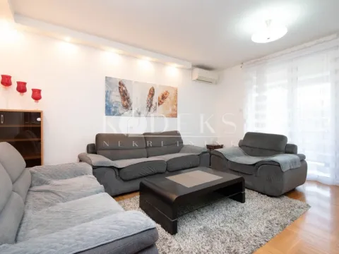 Rent, two bedroom apartment, 73m², Dalmatinska ulica, Podgorica - image 5