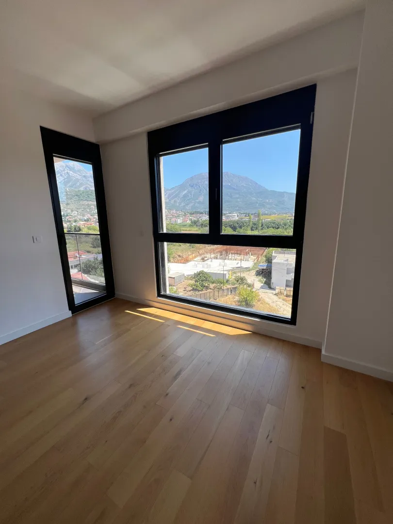 Prodaja, jednosoban stan, 55m², Centar, Bar
