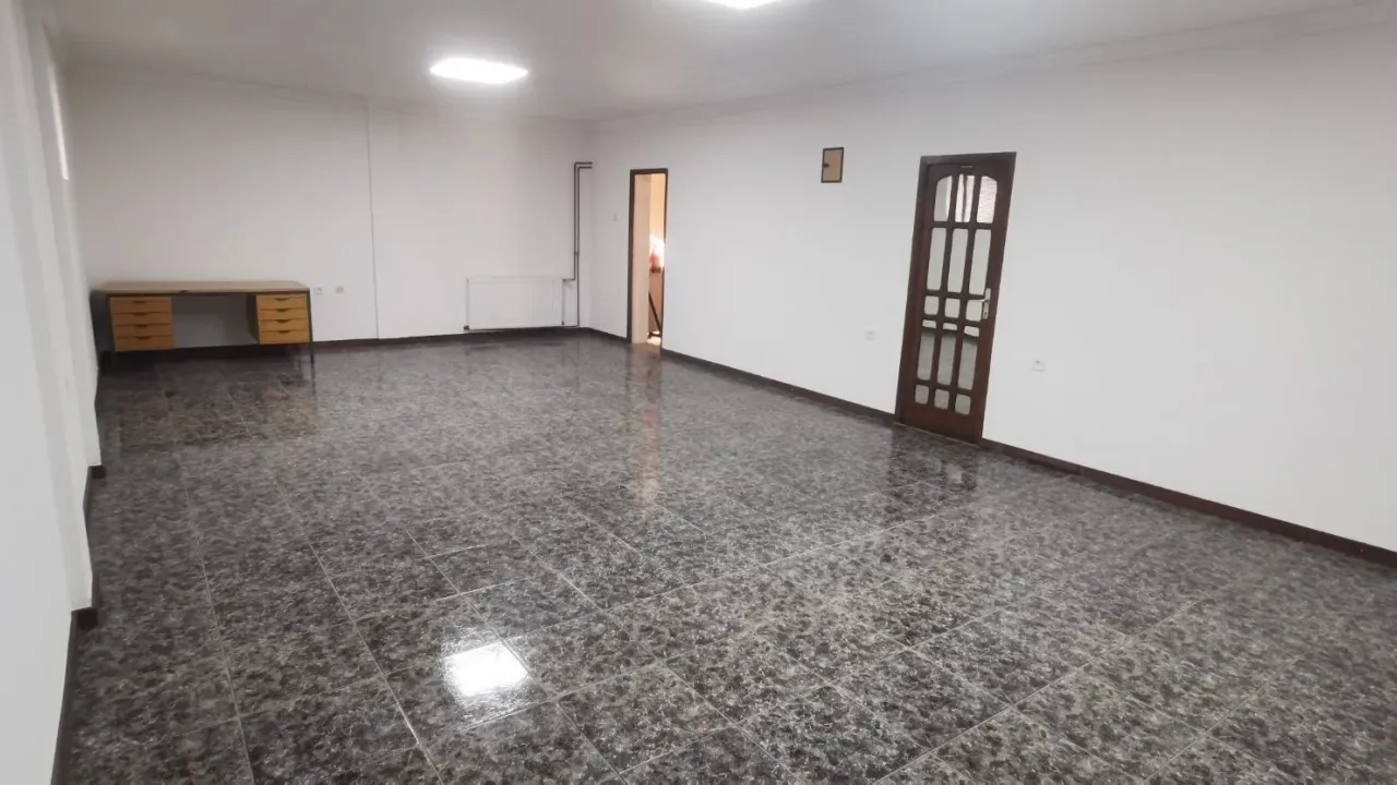 Rent, office space, 65m², Centar, Nikšić