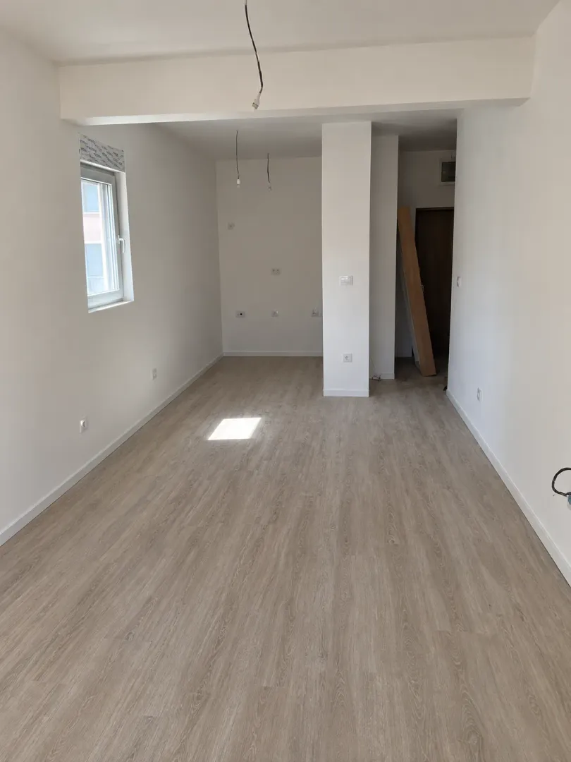 Prodaja, jednosoban stan, 56m², Lazi, Budva