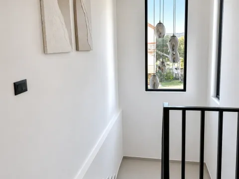 Prodaja, kuća, 225m², Gornja Gorica, Podgorica - image 7