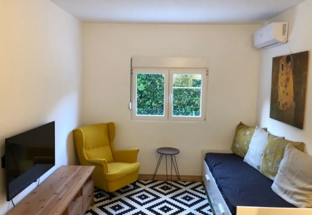 Sale, studio apartment, 23m², Podmaine, Budva