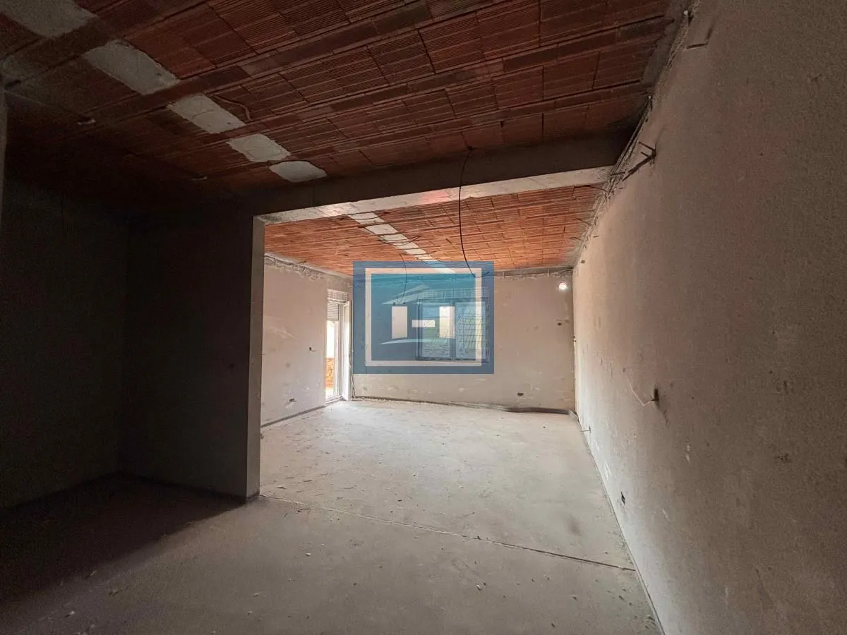 Prodaja, jednosoban stan, 65m², Centar, Jagodina