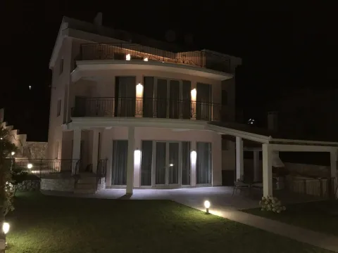 Kuća in Utjeha