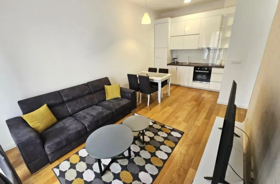 Izdavanje, jednosoban stan, 40m², City Kvart, Podgorica