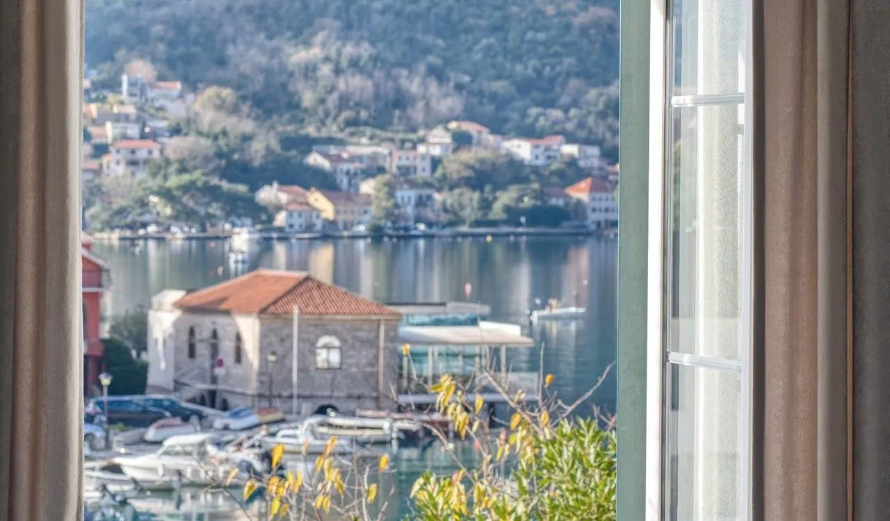 Sale, one bedroom apartment, 42m², Stari Grad Kotor, Kotor