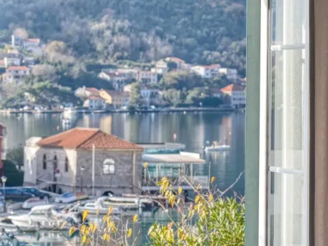 Sale, one bedroom apartment, 42m², Stari Grad Kotor, Kotor - image 17