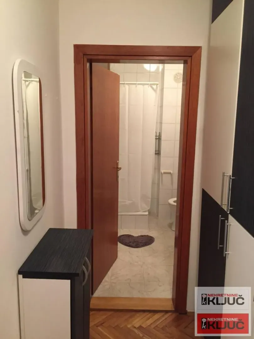 Prodaja, jednosoban stan, 41m², Bulevar Oslobodjenja, Novi Sad Sve Podlokacije