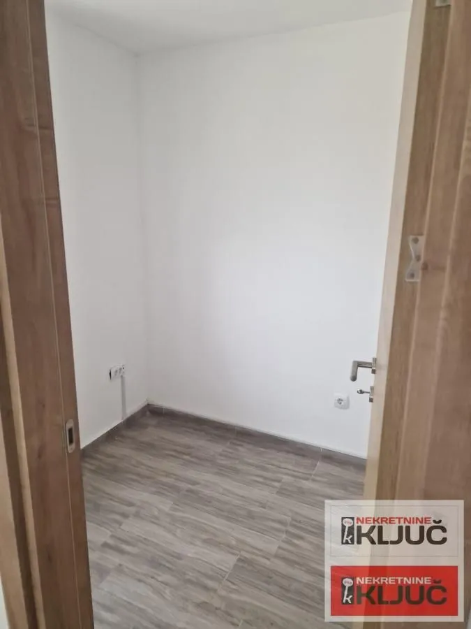 Rent, office space, 300m², Veternik, Novi Sad Sve Podlokacije