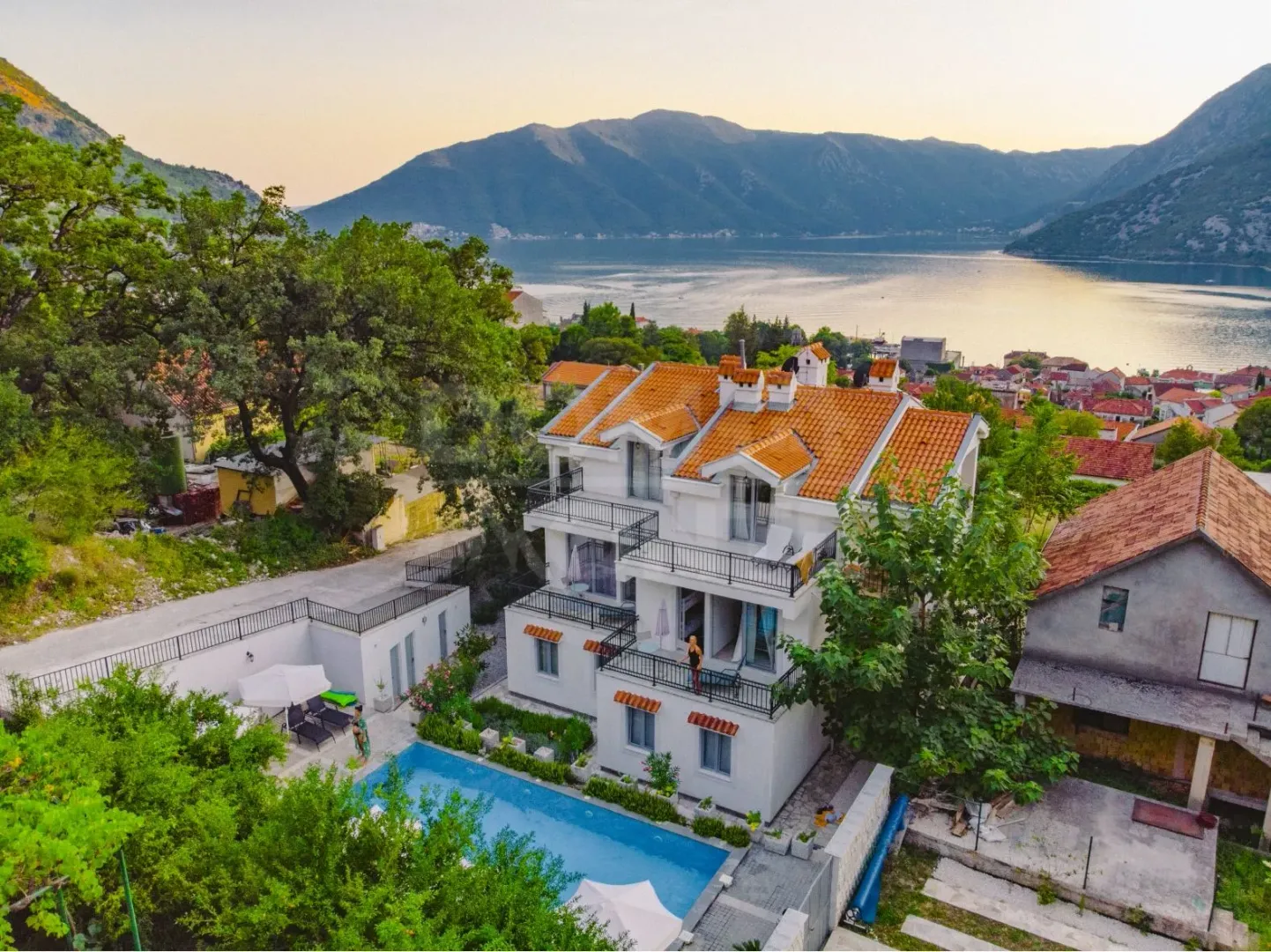 Prodaja, četvorosoban stan, 121m², Risan, Kotor