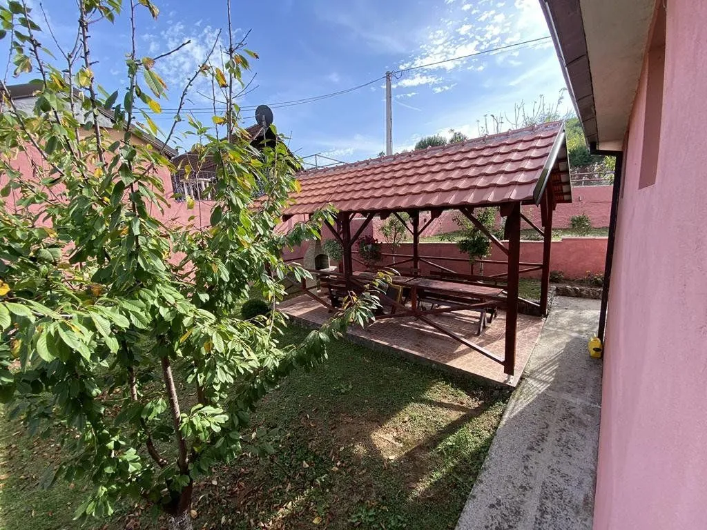 Rent, four bedroom apartment, 175m², Gornja Gorica, Podgorica