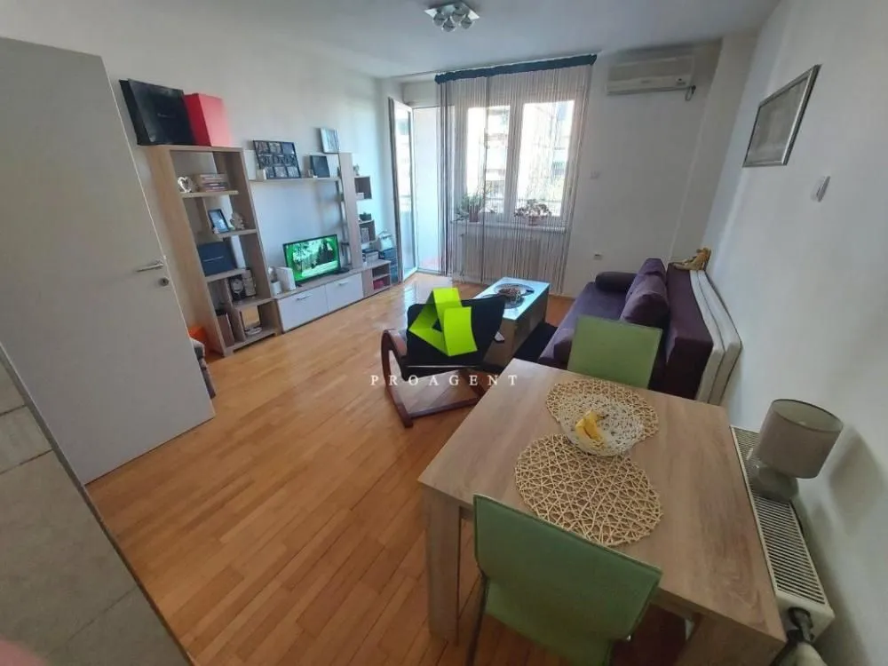 Rent, apartment, 35m², Medijana, Niš