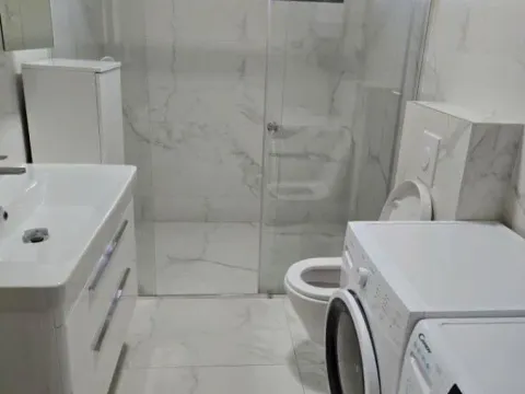 Izdavanje, trosoban stan, 130m², Nova Dalmatinska, Podgorica - image 5