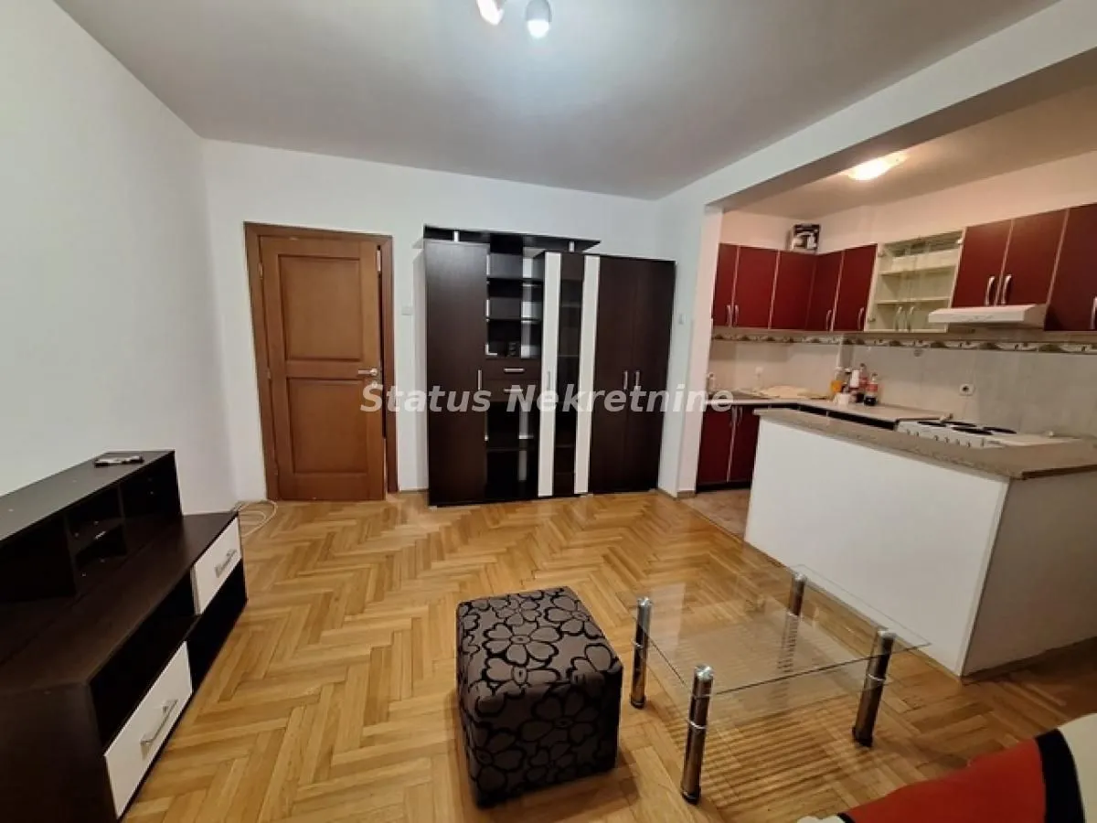 Izdavanje, dvosoban stan, 42m², Sajmište, Novi Sad