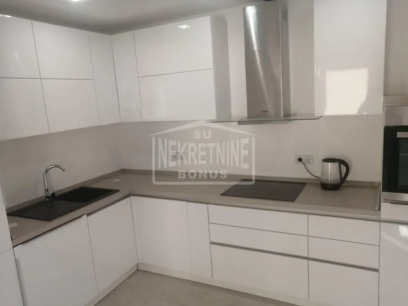 Prodaja, kuća, 229m², Kertvaroš, Subotica