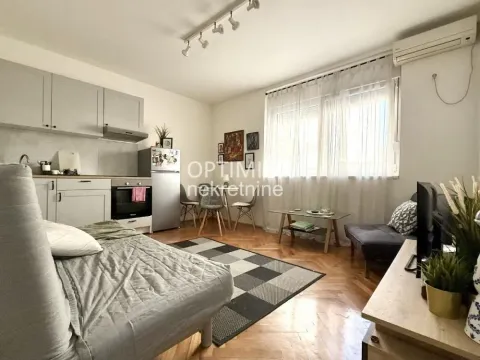 Rent, one bedroom apartment, 32m², Stari Grad, Beograd - image 2