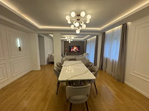 Rent, four bedroom apartment, 150m², Dedinje Sve Podlokacije, Beograd - image 3