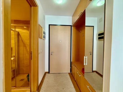 Rent, one bedroom apartment, 54m², Centar, Budva - image 9