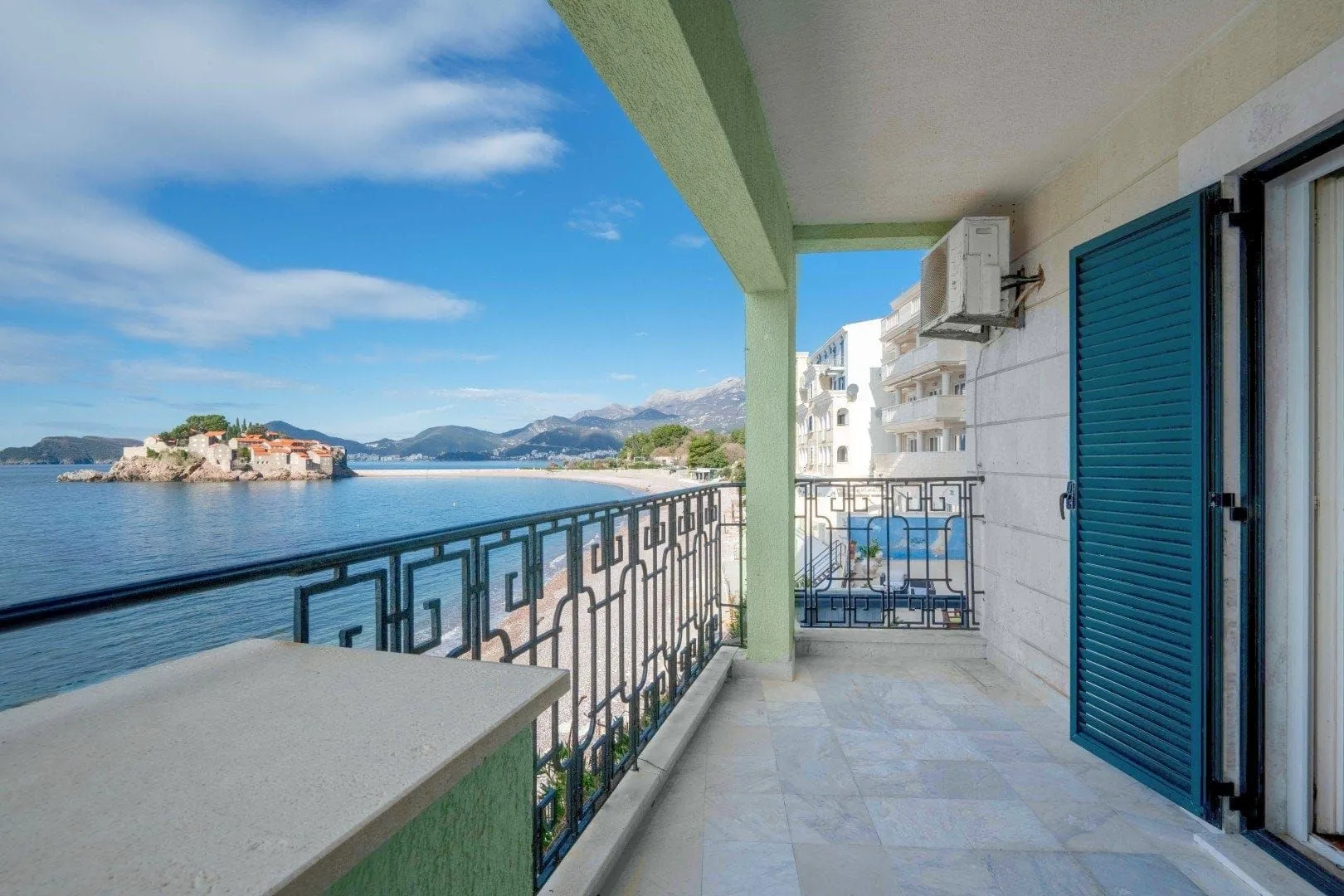 Sale, three bedroom apartment, 87m², Sveti Stefan, Budva