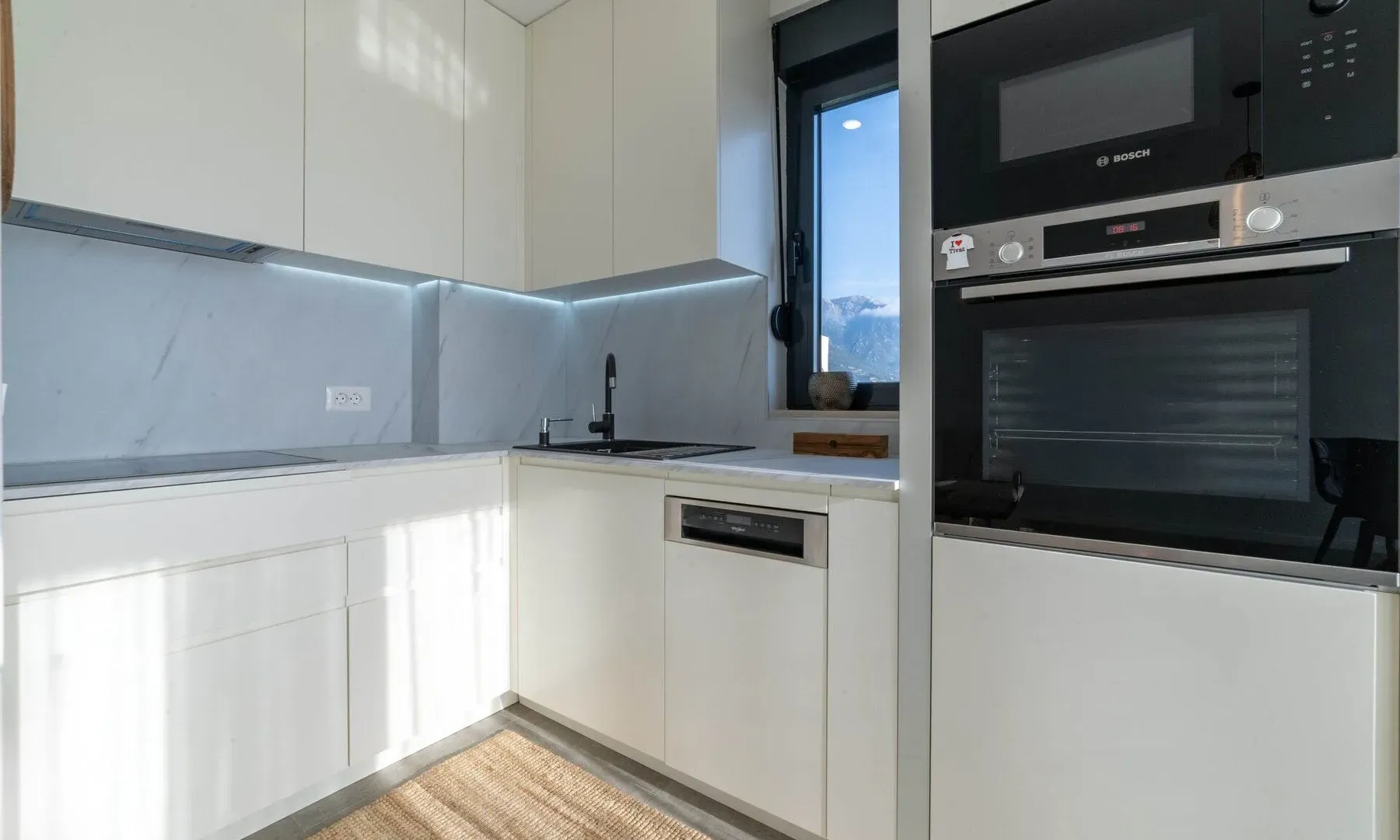 Prodaja, dvosoban stan, 62m², Kava, Tivat