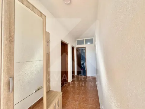 Izdavanje, dvosoban stan, 95m², Donja Gorica, Podgorica - image 11
