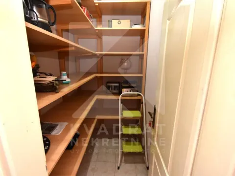 Izdavanje, kuća, 330m², Zeta, Podgorica - image 25