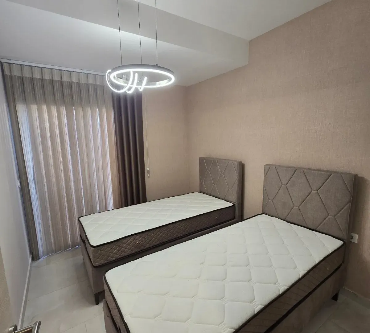 Izdavanje, dvosoban stan, 75m², Pod Kuk, Tivat